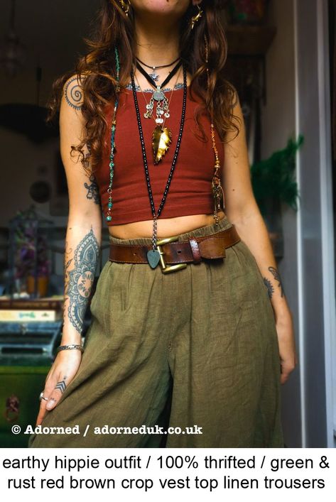 earthy hippie outfit / 100% thrifted / green & rust red brown crop vest top linen trousers #minimalistfashionideas Street Boho Style, Cute Earthy Outfits, Earthy Style Outfits, Fall Earthy Outfits, Green Brown Outfit, Green And Red Outfit, Hippie Trousers, 5 Cats, Crop Vest