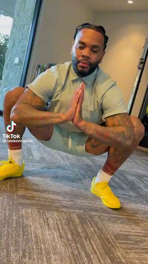 Humour, Kevin Gates Pose, Kevin Gates Pfp, Kevin Gates Funny, Mod Pics, Hard Images, Kevin Gates, Funny Asf, Bad And Boujee