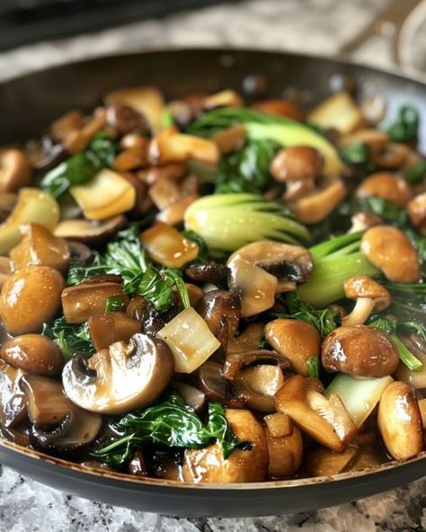 I'm embarrassed by how much I love this dish, but it's too good not to share Fall Stir Fry, Asian Veggies Sides Stir Fry, Asian Beef And Mushroom Recipes, Essen, Asian Inspired Vegetables, Veggie Ideas For Dinner, Cheap Stir Fry Recipes, Asian Recipes Vegetables, Book Choy Mushroom Stir Fry