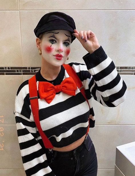 Clown Core, Circus Costumes, Female Clown, Clown Girl, Diy Kostüm, Circus Costume, Cute Clown, Chic Halloween, Pantomime