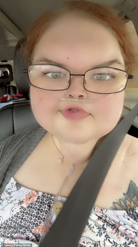 Tammy 1000lb Sisters, 1000 Pound Sisters, Tammy And Amy, 1000 Lb Sisters, Tammy Slaton, Fnaf Funny, Silly Images, In A Car, News Agency