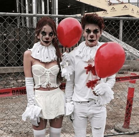 Couples Halloween Costumes, Halloweenský Makeup, Halloween Parejas, Clown Halloween, Cute Couple Halloween Costumes, Disney Halloween Costumes, College Halloween, Couples Halloween, Fantasias Halloween