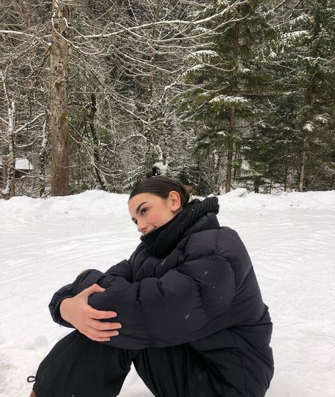 Jasmine Santos, Lukov With Love, From Lukov With Love, Winter Outfits Snow, Snow Photoshoot, Winter Instagram, Snow Pictures, Snow Trip, Winter Photoshoot