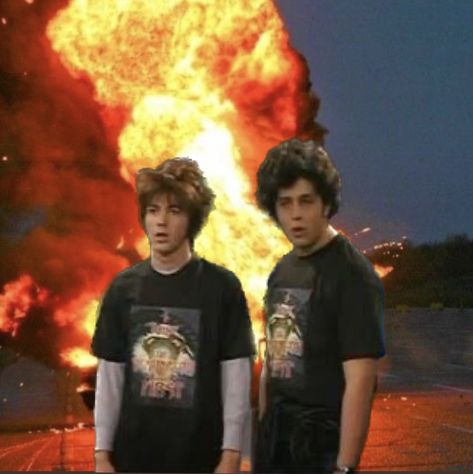 Drake Parker, Drake & Josh, Drake And Josh, Drake Bell, Weird Images, Silly Images, Cartoon Memes, Funny Profile Pictures, Funny Reaction Pictures