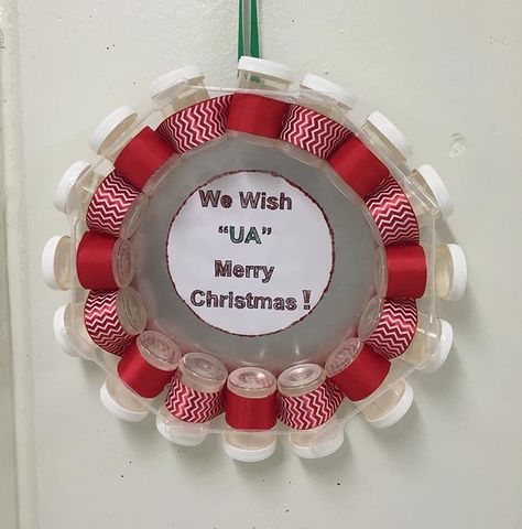 Nursing Home Decorating Ideas Christmas, Phlebotomy Door Decorations, Christmas Nurses Station, Christmas Decor Ideas For Laboratory, Nurse Station Christmas Decorations, Hospital Xmas Decorations, Phlebotomy Christmas Decorations, Obgyn Christmas Decor, Laboratory Christmas Decorations