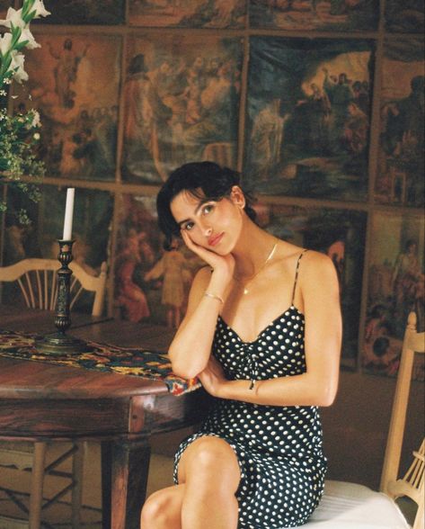 Italian Woman Aesthetic, Old Italian Aesthetic, Mob Wife Makeup, Wife Outfits, Mob Wife Aesthetic, Wife Aesthetic, Parisian Summer, Abercrombie Girls, Italian Aesthetic