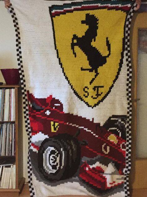 Cars Crochet Blanket, Crochet Car Blanket, F1 Crochet Ideas, Crochet Formula 1, Ferrari Crochet, F1 Crochet, F1 Crafts, Car Blanket, Graph Crochet