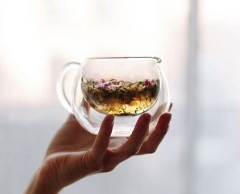 Take the edge off a stressed-out system with this adaptogenic hormone balancing tonic from Nicole Granato... Finger Sandwich, Tea Sandwich, Milk Shakes, Tea Art, My Cup Of Tea, Detox Tea, Hot Tea, Tea Recipes, Tea Ceremony