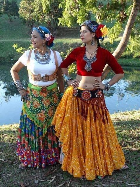 Romani Clothes, Romani Outfit, Romani Clothing, Bohemian Costume, Bohemian Culture, Gypset Style, Belly Dance Outfit, Hippie Culture, Jitterbug