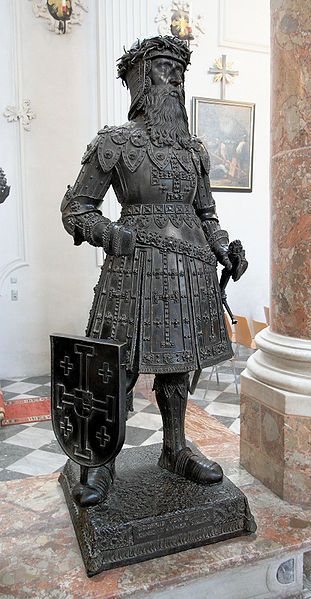 Bronze statue of Godfrey of Bouillon in the Hofkirche of Innsbruck.  My 27th Great- Grandfather, Knight in the First Crusades Early Middle Ages, High Middle Ages, Godfrey Of Bouillon, First Crusade, Knights Hospitaller, Late Middle Ages, Medieval World, Ancient Origins, Long Beards