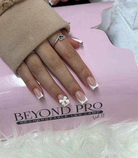 Frenchies With Flowers Nails, French Tip Nails With Bow Charm, Couqutte Nails Bow, Croquette Nails Aesthetic, Simple Nails Pink, Pink Coquette Nails, Summer 2023 Nail Trends, Art On Nails, Short Nails French