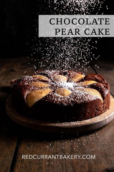 Pears taste best in a chocolate cake – especially in this Chocolate Pear Cake. Based on a classic versunkener birnenkuchen from Germany this cake is the perfect fall/winter cake. Pear Chocolate Cake, Chocolate Covered Pears, Planet Chocolate, Chocolate Pear Cake, Flourless Cakes, German Sweets, Pear And Chocolate Cake, Pear Cake Recipes, Pear Compote