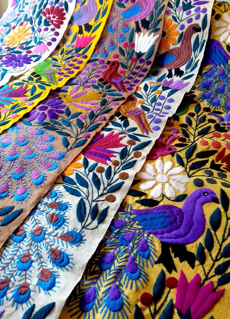 Otomi Fabric, Mayan Textiles, Otomi Embroidery, Mexican Pattern, Mexican Fabric, Artisan Home, Mexican Textiles, Motifs Textiles, Mexican Embroidery