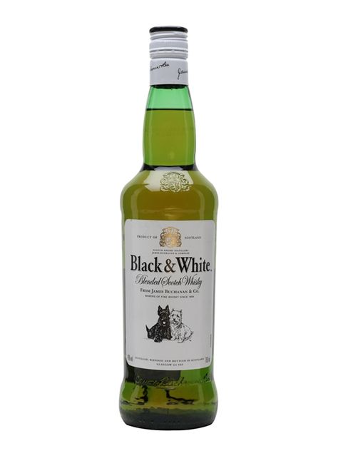 Black & White : Famous old blend containing a high proportion of quality grain whisky. Johnnie Walker Whisky, White Drinks, James Buchanan, Blended Scotch Whisky, Scotch Whiskey, Johnnie Walker, Soju Bottle, Liquor Bottles, Bar Drinks