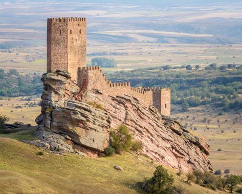 Game Of Thrones Filming Locations, Alcazar Seville, Ned Stark, Dark Hedges, Apocalypse Art, New Spain, Castle Tower, Northern Spain, Game Of Thrones Fans