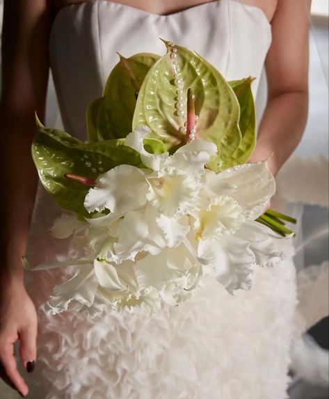 Bridal Bouquet Orchids, Orchid Bridal Bouquets, Funky Wedding, White Flower Arrangements, Bridal Bouquet Flowers, Sage Wedding, White Bridesmaid Dresses, Flower Guide, White Wedding Bouquets