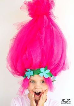 This Troll hair DIY Halloween costumes is easy to make and I love how BIG it is. Perfect for getting that troll look. Troll Hair Diy, Adult Costumes Diy, Poppy Costume, Troll Wig, Halloween Vignette, Halloween Hairstyles, Troll Costume, Easy Diy Costumes, Diy Halloween Costumes For Women