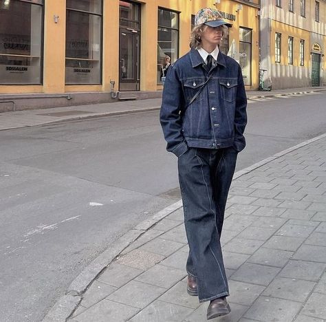 Double Denim Men Outfits, Tie And Jacket Outfit, Dark Denim Jacket Outfit Men, Men All Denim Outfit, Full Denim Outfit Man, Double Denim Outfit Men, Cropped Denim Jacket Outfit Men, Streetwear Denim Jacket, Dark Blue Denim Jacket Outfit Men