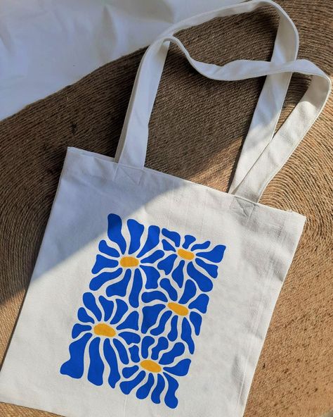 Tod Bag, Decorated Tote Bags, Handpainted Tote, Diy Tote Bag Design, Handpainted Tote Bags, Totes Ideas, Sacs Tote Bags, Tods Bag, Diy Tote