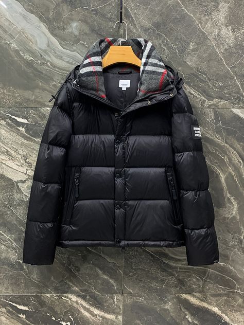 Burberry Puffer Jacket, Burberry Puffer, Puffer Jacket Men, Stylish Men Casual, Quilted Puffer Jacket, Outfit Idea, Puffer Coat, Stylish Men, Puffer Jacket