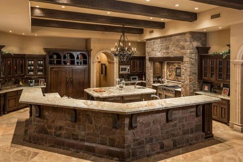 35 Beautiful Rustic Kitchens (Design Ideas) - Designing Idea Rustic Country Kitchens, Zillow Homes, Rustic Kitchen Design, Rustic Farmhouse Kitchen, Rustic Home Design, Decor Luxury, Barn Style House, Stunning Kitchens, Barn House Plans