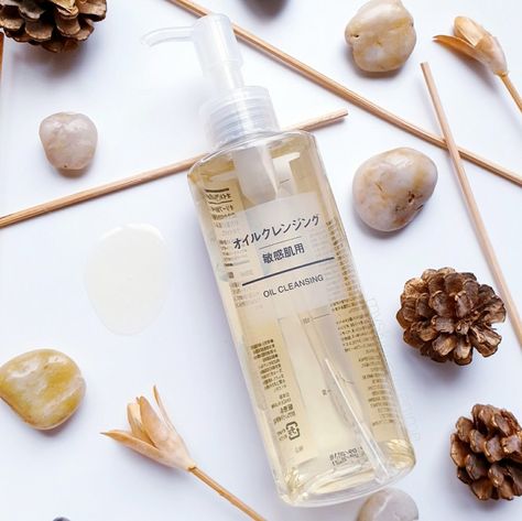 Muji Cleansing Oil, Muji Skincare, Dhc Cleansing Oil, Best Cleansing Oil, Dhc Deep Cleansing Oil, Oil Cleansing, Grapefruit Seed Extract, Skin Cleansing, Oil Cleanser