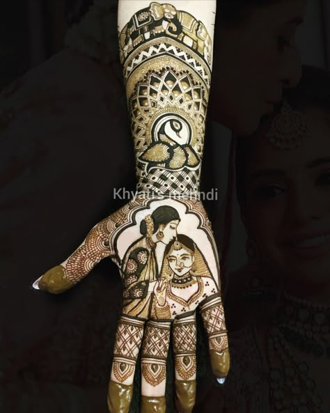 Special mehndi for bride's mother Mehndi For Bride Mother, Bride Mom Mehndi Designs, Brides Sister Mehendi Designs, Mehndi Designs For Mother, Mehndi Designs For Bride Mother, Mehndi For Bride Mom, Bride Mother Mehndi Designs, Bride Mom Mehendi Designs, Mother Daughter Mehndi Design