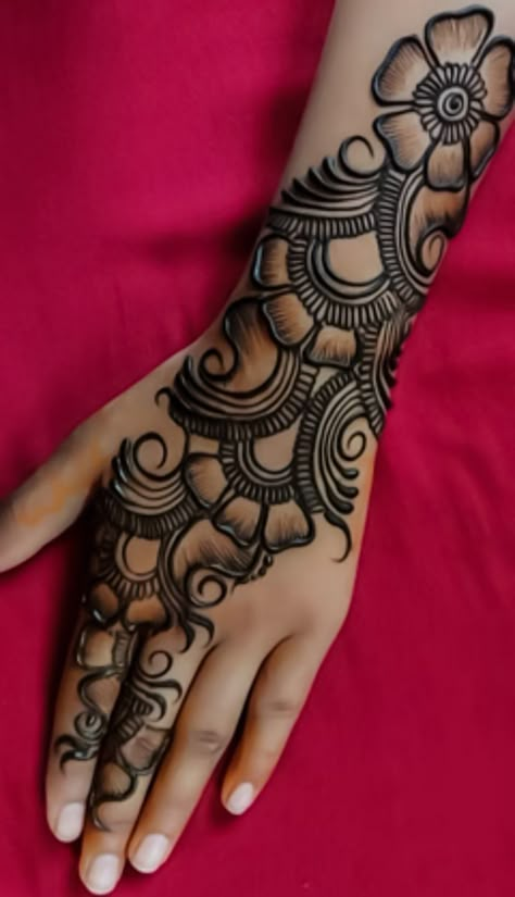 Very easy to make Arebian Mehandi Designs, Arabic Back Hand Mehndi Designs, Back Hand Mehndi Designs Arabic, Arebic Mhendi, Arabic Simple Mehndi Designs, Mehndi Designs Simple Back Hand, Mehndi Designs Back Hand Simple, Arabic Mehndi Designs Back Hand, Back Mehndi