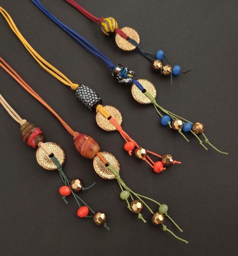 Long colorful beaded boho/hippie style necklace. CHOOSE YOUR COLOR from the drop down menu Indian Handmade Jewelry, Bohemian Handmade Jewelry, Afro Jewelry, Collar Hippie, Long Boho Necklace, Boho Hippie Style, Long Necklace Boho, Colorful Bohemian, Attractive Colors