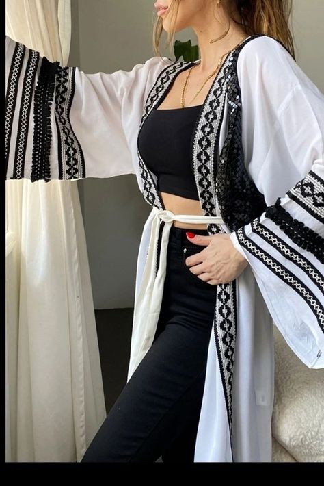 #kimono #western_outfits Black And White Kimono Outfit, White Kimono Outfit, Black Kimono Outfit, Long Kimono Outfit, Ramadan 2025, Kimono Outfits, Kimono Beach, Linen Kimono, Embroidered Tie