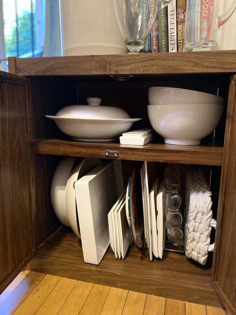 Vintage Serving Dishes, Ikea Cupboards, Bakeware Organization, Serveware Storage, Dish Organization, Large Serving Trays, Declutter Kitchen, Kitchen Base Cabinets, Room Fragrance