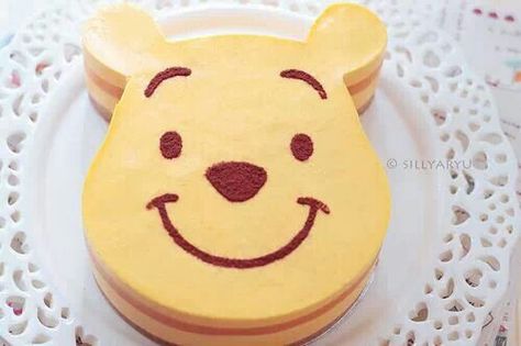 Winnie the Pooh Simple Winnie The Pooh Cake, Disney Cakes Easy, Winnie The Pooh Cake Ideas, Winnie The Pooh Smash Cake, Winnie Pooh Cake, Winnie The Pooh Birthday Cake, Winnie Poo, Mango Mousse Cake, Pooh Cake