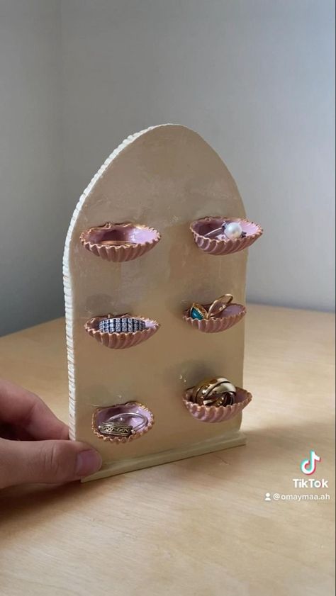 Organizing Jewelry, Ideas For Organizing, Jewellery Wire, Shells Diy, Shell Crafts Diy, Clay Diy Projects, Single Bead, Diy Crafts To Do, Seashell Art