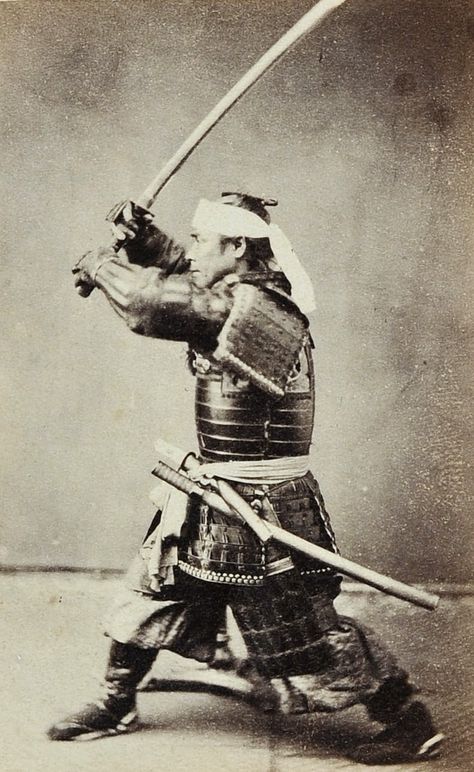 Samurai Photography, Ronin Samurai, Samurai Artwork, Historical Armor, Japan History, Japanese Warrior, Japanese History, Samurai Armor, Samurai Art