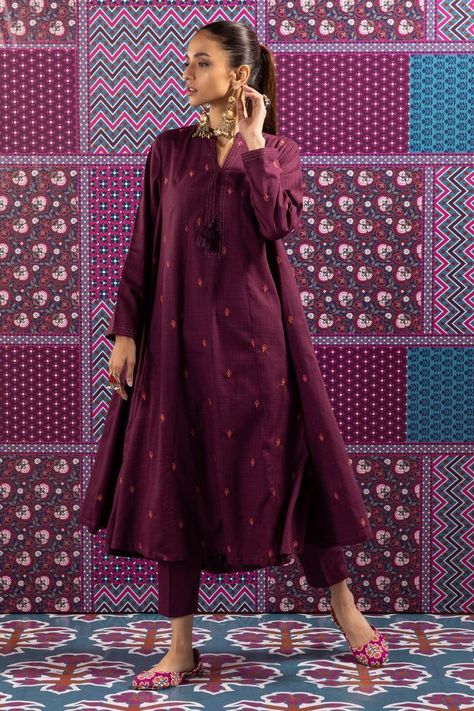 Handloom Kurti Designs Latest, Ethnic Brand Outfits, 2 Piece Dress Casual, Dresses Trendy Casual, Simple Dress Design, Style Outfits Summer, Summer Vibes Aesthetic, Stylish Short Dresses, Style Guru