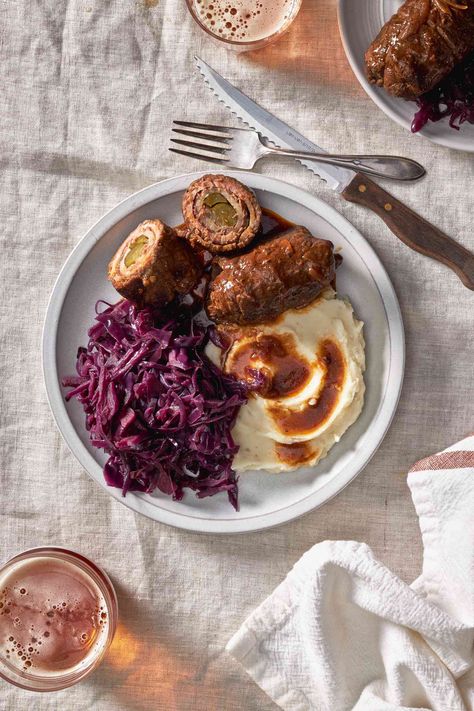 This traditional recipe is a comfort food classic in Germany. Here’s everything you need to know to make this delicious, hearty winter recipe at home. Beef Rouladen Recipe, Hearty Winter Recipes, Rouladen Recipe, Beef Rouladen, German Dishes, Germany Food, German Bread, Beef Round, Beef Roll