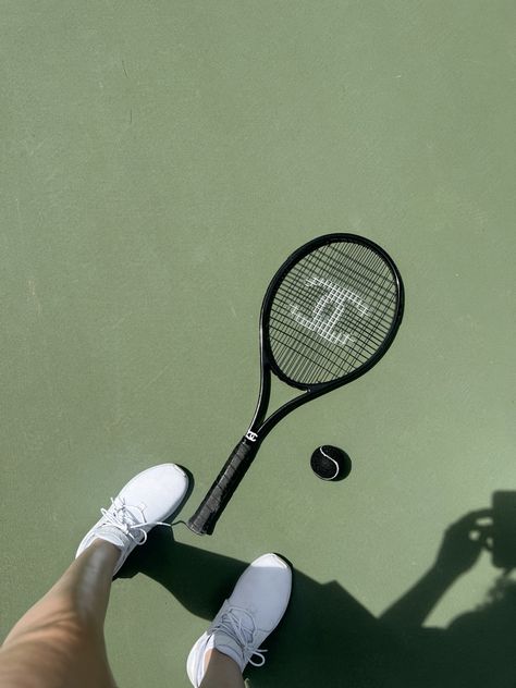 Outfit inspo, Chanel, Playing tennis Coco Chanel Aesthetic, Chanel Tennis, Danielle Victoria, Hamptons Outfit, Tennis Lifestyle, Chanel Aesthetic, Tennis Aesthetic, Golf Inspiration, Tennis Games