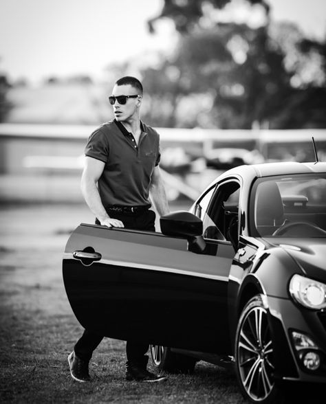 editorial mens fashion, cars, black and white, sunglasses, Men Cars Photography, Sporty Cars, Auto Jeep, Shooting Couple, Car Photoshoot, Car Poses, Pose Model, Mens Photoshoot Poses, Portrait Photography Men