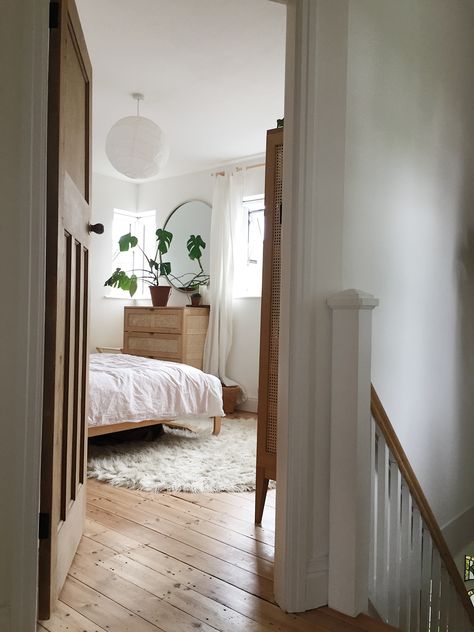 Bedroom Wooden Floor Ideas, Bedroom Wooden Floor Rug, Bedrooms With Floorboards, Original Floorboards Bedroom, White Wooden Floor Bedroom, Wooden Floorboards Bedroom, White Floorboards Bedroom, Wooden Floor With Rug, Bedroom Inspirations Wooden Floor