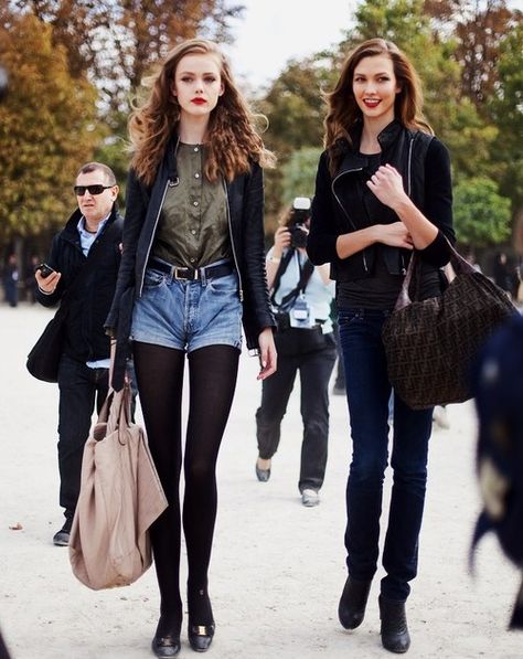 Frida Gustavsson & Karlie Kloss #models Frida Gustavsson Style, Frida Gustavsson, Model Street Style, Karlie Kloss, Models Off Duty, Indie Fashion, Everyday Outfits, Fashion Models, Winter Fashion