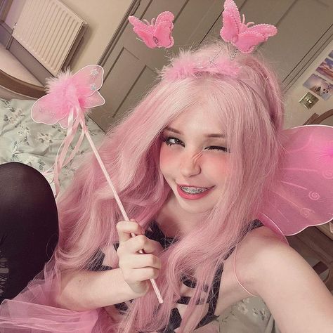 Belle Delphine na Instagramie: „If you see me fluttering around in the woods… run. 💖” Belle Delphine Pfp, Bell Delphine Aesthetic, Oliver Tree, Belle Delphine, Braces Girls, Xander Cage, Return Of Xander Cage, Doll Eye Makeup, Old Makeup