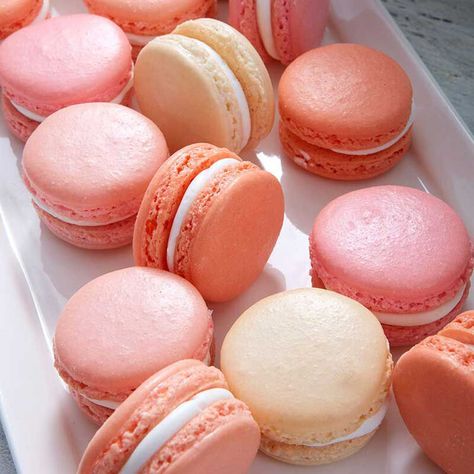 Homemade French Macarons Recipe | Wilton Peachy Aesthetic, Kue Macaroon, French Macarons Recipe, Vanilla Macarons, Pink Vanilla, Banoffee Pie, Peach Aesthetic, Macaroon Recipes, Macaron Recipe