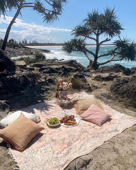 Beach Picnic Rug, Picnic Setup Ideas, Birthday Beach Picnic, Wandering Folk, Picnic Board, Boxing Day Sales, Peach Tones, Beach Rugs, Picnic Inspiration