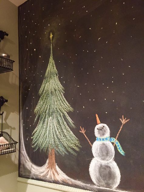 Christmas Chalk Drawing Ideas, Christmas Chalk Wall Ideas, Board Drawing Chalk, Holiday Chalk Art, Christmas Chalk Art Ideas, Winter White Board Ideas, Easy Christmas Chalkboard Art, Chalk Christmas Art, Christmas Board Decoration Ideas For School