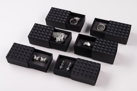 How to Make Silver Jewelry from 3D Printed Molds - ZMorph Blog Metal 3d Printer, Concrete Jewelry, Unique Silver Jewelry, 3d Printed Jewelry, Additive Manufacturing, Jewellery Moulds, Earring Cards, Jewelry Packaging, Metal Jewelry