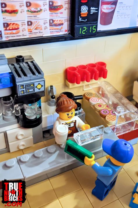 Lego Cafe Interior, How To Build Lego Stuff, Lego Coffee Shop, Things To Make Out Of Legos, Lego Town Ideas, Lego City Ideas, Tim Hortons Coffee, Easy Lego Creations, Lego House Ideas