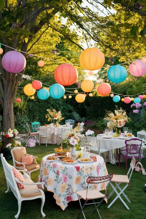 17 Creative Summer Decor Ideas to Update Your Living Space Garden Bachelorette Party Decorations, Summer Brunch Decor, Summer Party Decor Ideas, Summer Birthday Decoration Ideas, Flower Party Ideas Decoration, Summer Party Outside, Summer 40th Birthday Party Ideas, September Garden Party, Summer Party Ideas Decorations