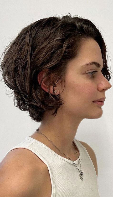 Short Wavy Hairstyles For Women, Short Wavy Haircuts, Layered Bob Haircuts, Thick Wavy Hair, Wavy Haircuts, Natural Wavy Hair, Haircuts For Wavy Hair, Short Wavy Hair, Short Bob Haircuts