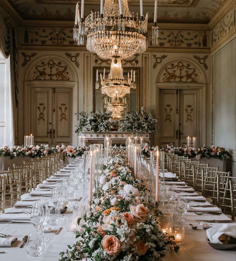 Castle Wedding Table Decor, Old European Wedding, 1800s Themed Wedding, English Castle Wedding, Castle Wedding Flowers, Reinassance Wedding, Rococo Wedding Theme, Castle Wedding Theme, Castle Wedding Aesthetic