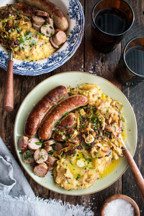 Irish Bangers and Colcannon Mash - The Original Dish Irish Bangers, Irish Meals, Cheddar Mashed Potatoes, The Original Dish, Irish Cheddar, Pork Sausages, Irish Cooking, Irish Dishes, Irish Cuisine